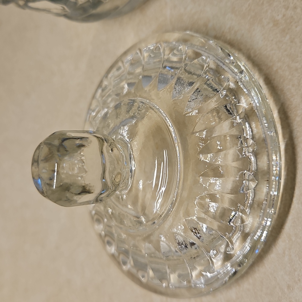 Vintage Windsor Clear Sugar Bowl and Lid by Federal Glass, Button and Cane - Picture 5 of 8